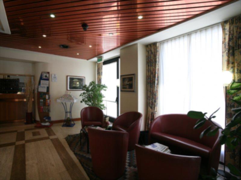 The City Hotel Анкона Экстерьер фото